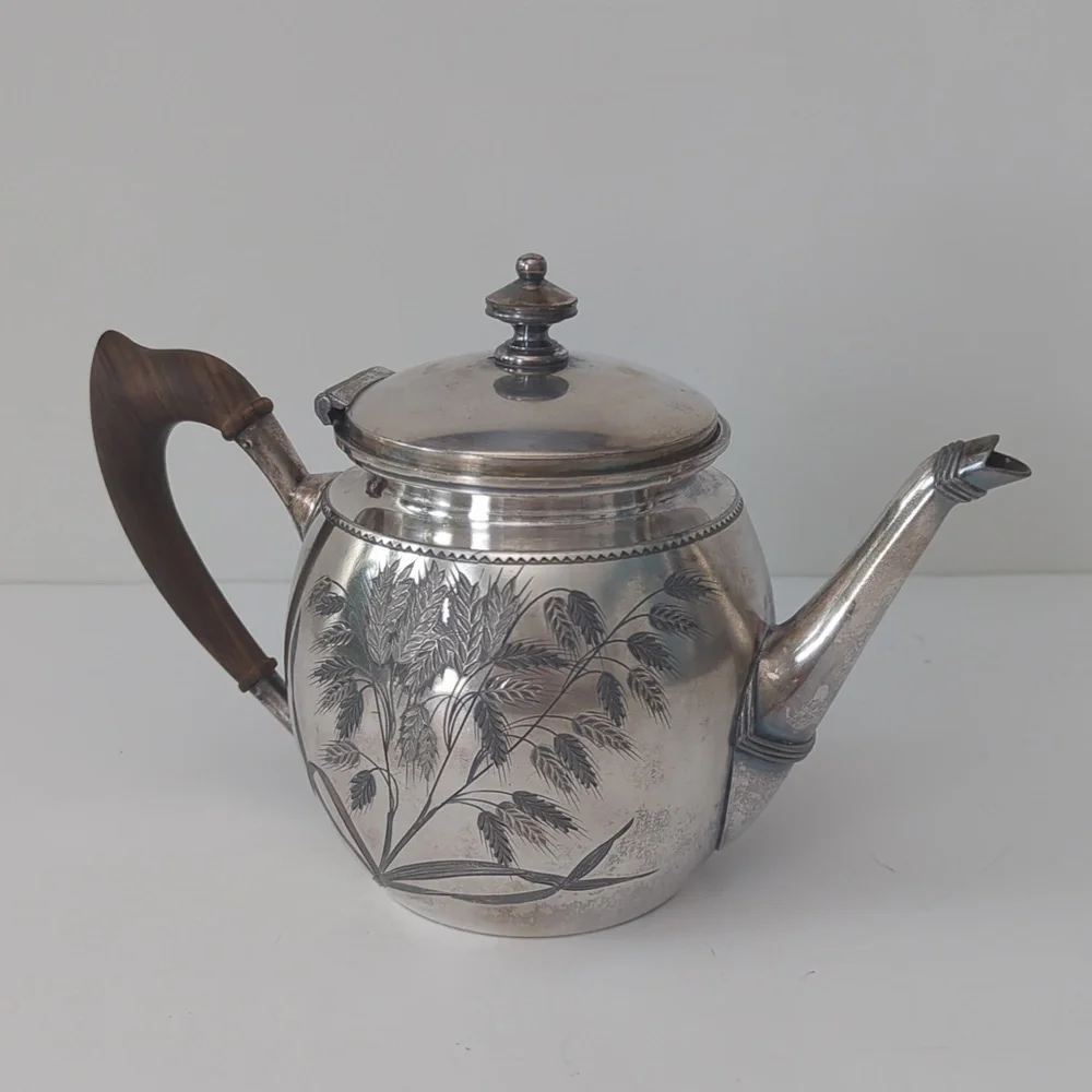Meridien B. Company Quadruple Plate Lidded Tea Pot Wood Handle 1965 Vintage